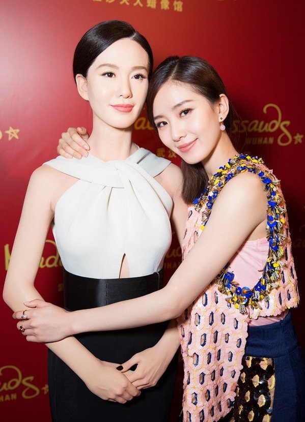 Lưu Thi Thi trầm trồ vì tượng sáp đẹp hơn bản chính