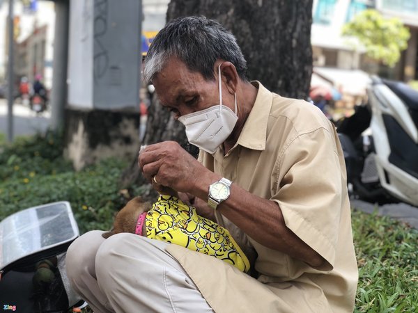 Con vật được chủ nhân chăm sóc từ những thứ nhỏ nhặt nhất. (Ảnh: Zing News) cu ong ban ve so cung cho cung anh 4