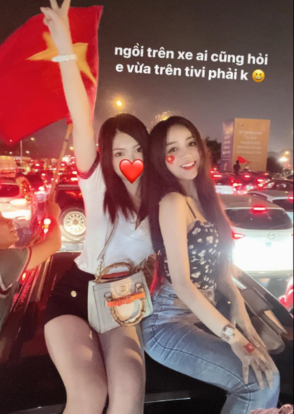  
Sau trận đấu, cô nàng cùng bạn bè “đi bão” để ăn mừng chiến thắng lịch sử. (Ảnh: Dân Trí)
