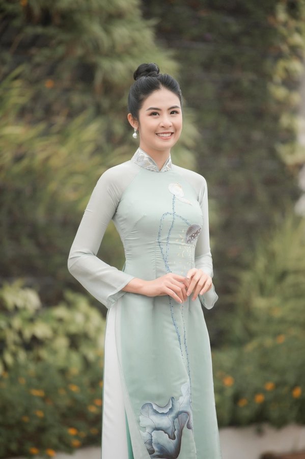 
Ngọc Hân thu hút sự chú ý sau khi đăng quang ngôi vị hoa hậu Việt Nam 2010 (Ảnh FBNV)