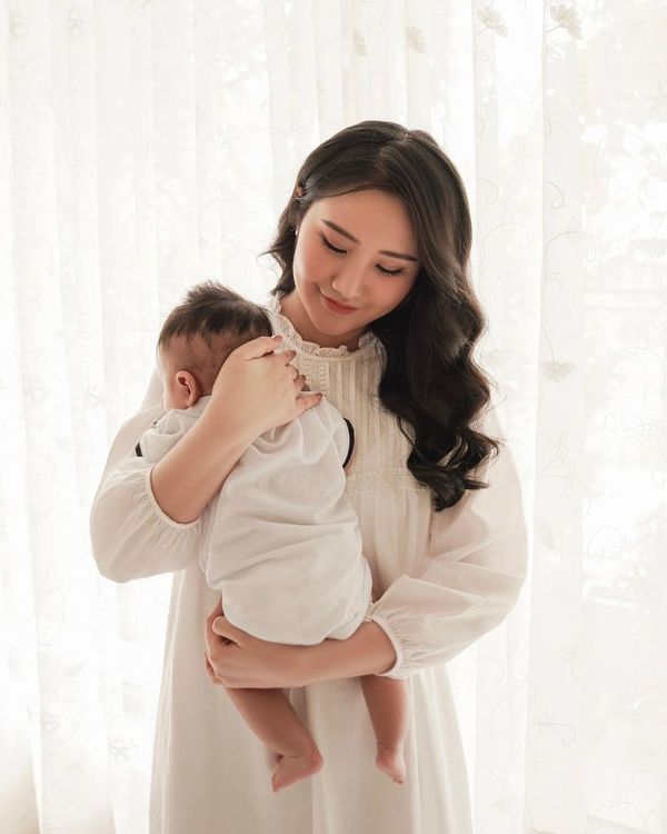    Primmy Trương thường xuyên chia sẻ những câu chuyện bỉm sữa trên trang cá nhân của mình. (Ảnh: IG primmytruong)