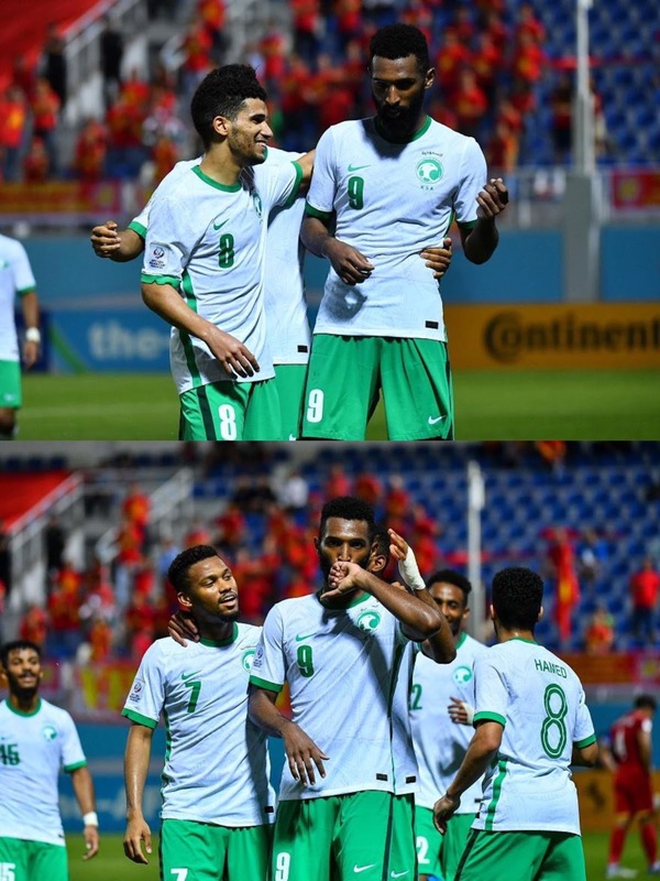  
Các cầu thủ của U23 Saudi Arabia ăn mừng bàn thắng khi vươn lên dẫn trước. (Ảnh: Báo Tiền phong)