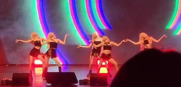    (G)I-DLE như dùng thuật phân thân khiến người hâm mộ hoang mang. (Ảnh: Facebook Miyeon Jo)
