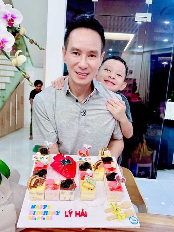 Lý Hải và con trai út. (Ảnh: FB Minh Hà) - Tin sao Viet - Tin tuc sao Viet - Scandal sao Viet - Tin tuc cua Sao - Tin cua Sao