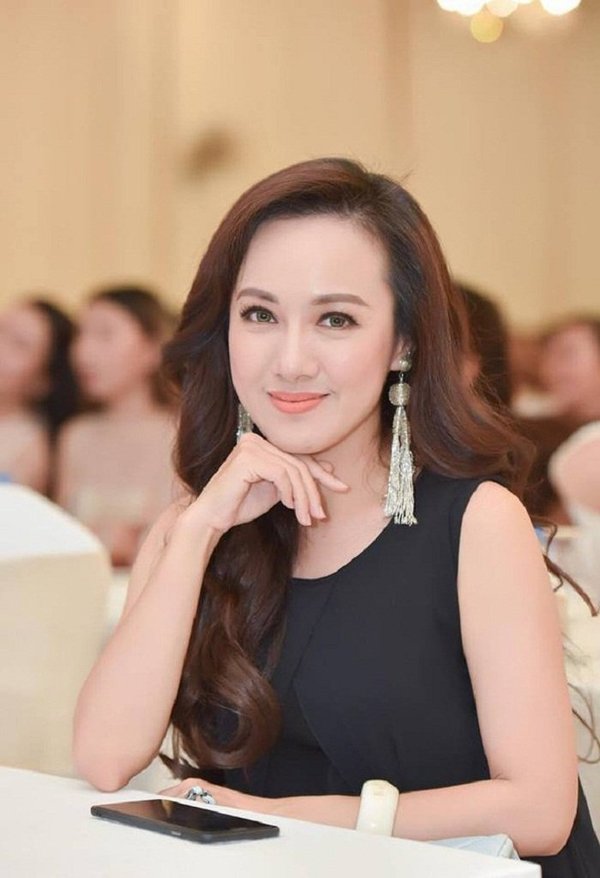 1537255165-874-1518170389-159-huong-tram-1518168940-width660height880-1537253581-width660height880 28
