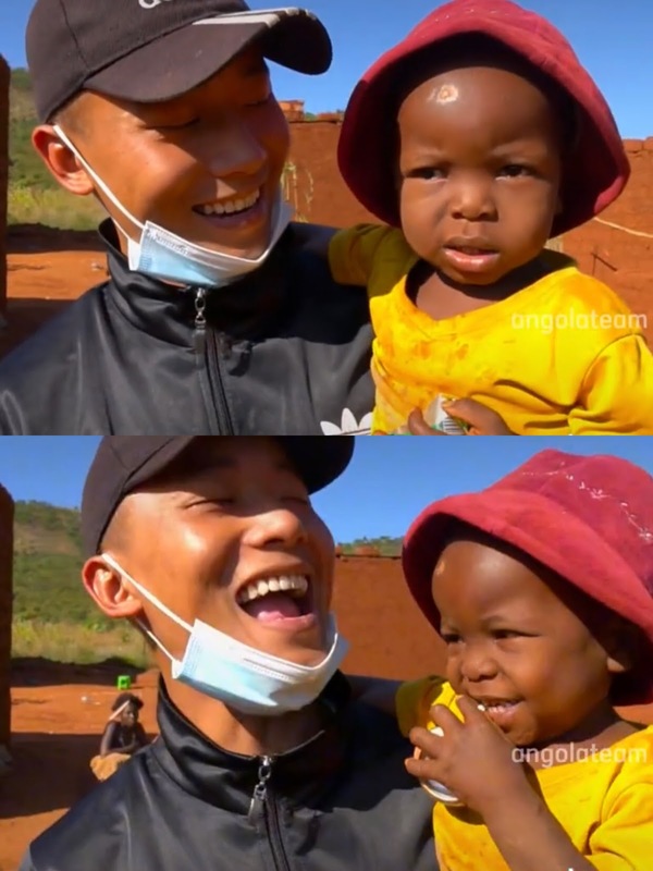  Hai chú cháu dù một người nói tiếng Việt, một người gốc Angola chính hiệu nhưng vẫn luôn trao nhau nụ cười vô cùng đáng yêu. (Ảnh: Chụp màn hình TikTok Angola’s)