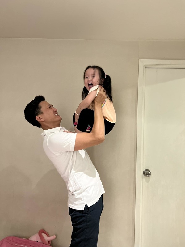  Quách Ngọc Tuyên và con gái cưng. (Ảnh: FB Quách Ngọc Tuyên)