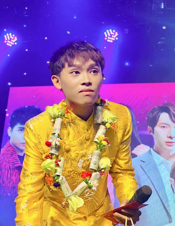  Cát-xê 200 triệu của Hồ Văn Cường có thêm sự ủng hộ của khán giả. (Ảnh: FC Hồ Văn Cường) - Tin sao Viet - Tin tuc sao Viet - Scandal sao Viet - Tin tuc cua Sao - Tin cua Sao