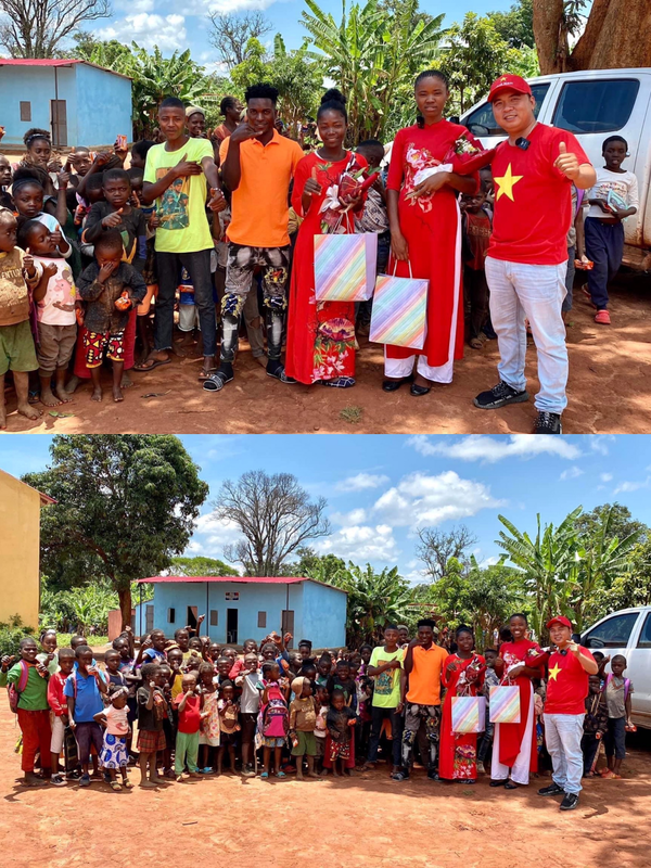  
Team Châu Phi đã tổ chức một buổi lễ tri ân các thầy cô giáo tại Angola. (Ảnh: FB Team Châu Phi)