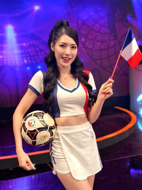  Phạm Hoàng Giang - đại diện cho cổ động viên đội tuyển Pháp. (Ảnh: VTC News)