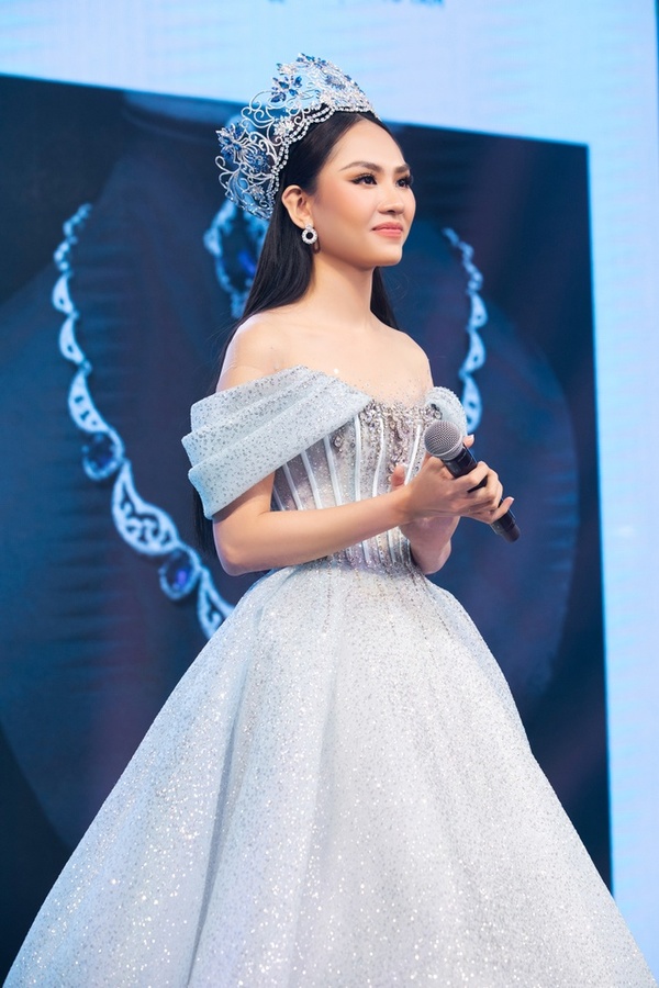 Đầm dạ hội của mỹ nhân Hồng Lâu Mộng  Phong cách sao  Việt Giải Trí