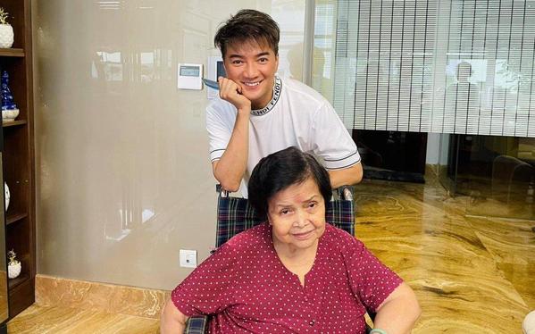  Hiện tại, mối quan hệ của hai mẹ con Đàm Vĩnh Hưng đã cải thiện hơn trước rất nhiều. (Ảnh: FB Dam Vinh Hung) - Tin sao Viet - Tin tuc sao Viet - Scandal sao Viet - Tin tuc cua Sao - Tin cua Sao