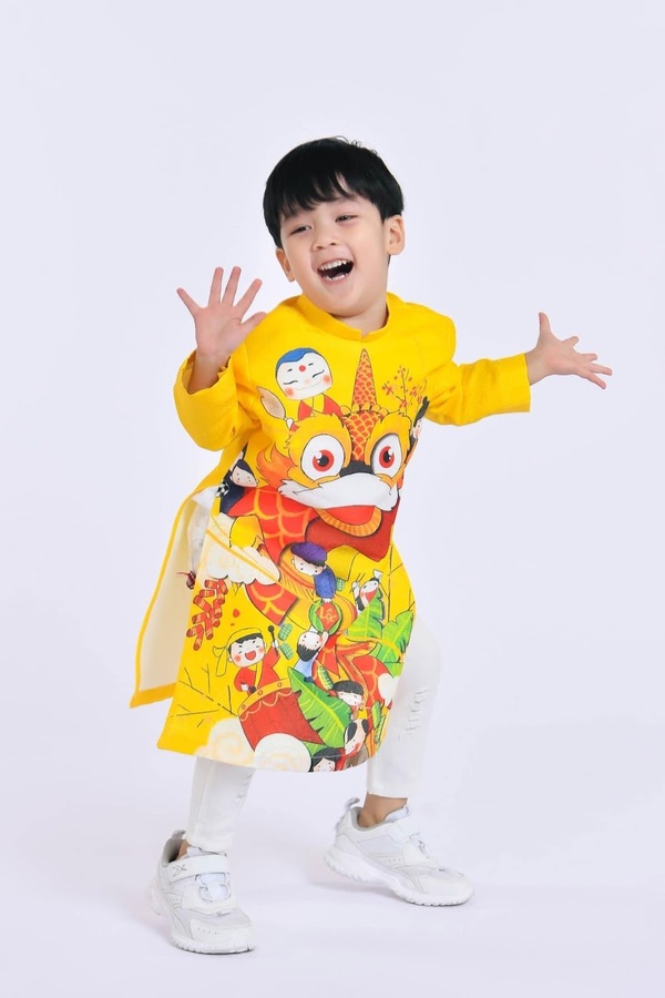  Polo rất may mắn khi có ông bố Đàm Vĩnh Hưng  chăm chút cho mình. (Ảnh: FB Dam Vinh Hung) - Tin sao Viet - Tin tuc sao Viet - Scandal sao Viet - Tin tuc cua Sao - Tin cua Sao