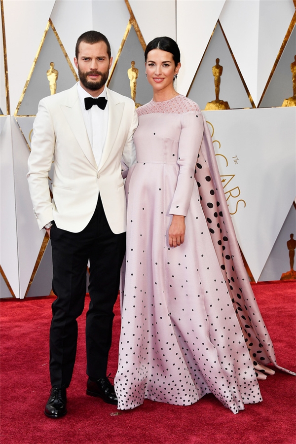 
Nam chính 50 sắc thái Jamie Dornan lần đầu dự Oscar cùng vợ - Amelia Warner