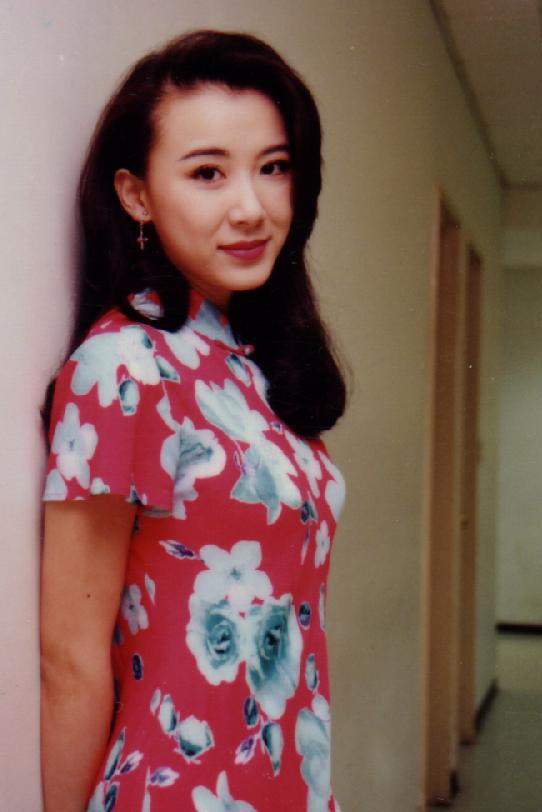 
Với nhan sắc mong manh thanh khiết pha chút buồn xa xăm, Tiêu Tường từng được mệnh danh là mĩ nữ số một của Đài Loan.