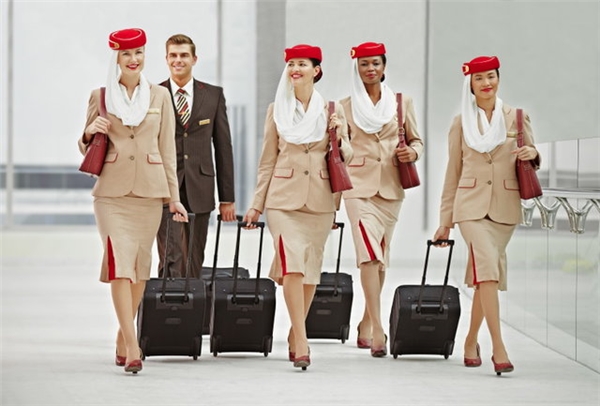 
Mỗi đợt tuyển dụng của hãng hàng không "sang chảnh" thuộc Dubai thu hút đến hàng ngàn hồ sơ dự tuyển, tuy nhiên họ chỉ chọn ra 200 ứng viên đến buổi tuyển dụng. (Ảnh minh họa - Nguồn: Internet)