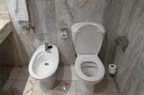 
Nhà vệ sinh ở Tây Ban Nha