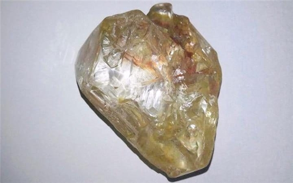 Đào được viên kim cương cực khủng top 20 thế giới giá gần 5 triệu USD