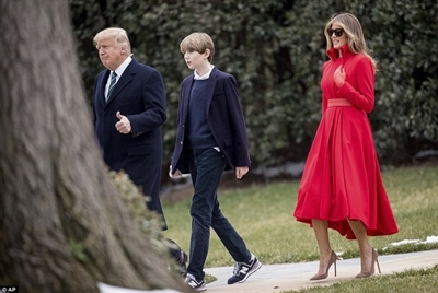 
Barron Trump có phong cách ăn mặc khá người lớn dù chỉ mới 10 tuổi