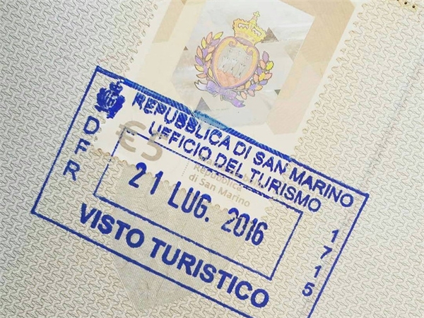 Đây chắc chắn không phải một con dấu khó để có nhưng nó cũng vô cùng đặc biệt. San Marino nằm tại trung tâm nước Ý là một trong những cộng hòa nhỏ nhất và lâu đời nhất thế giới.