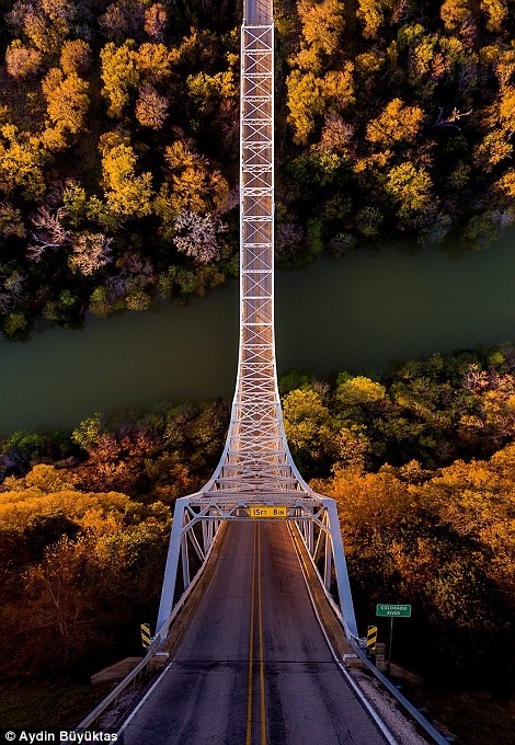 
Một cây cầu ở bang Texas.