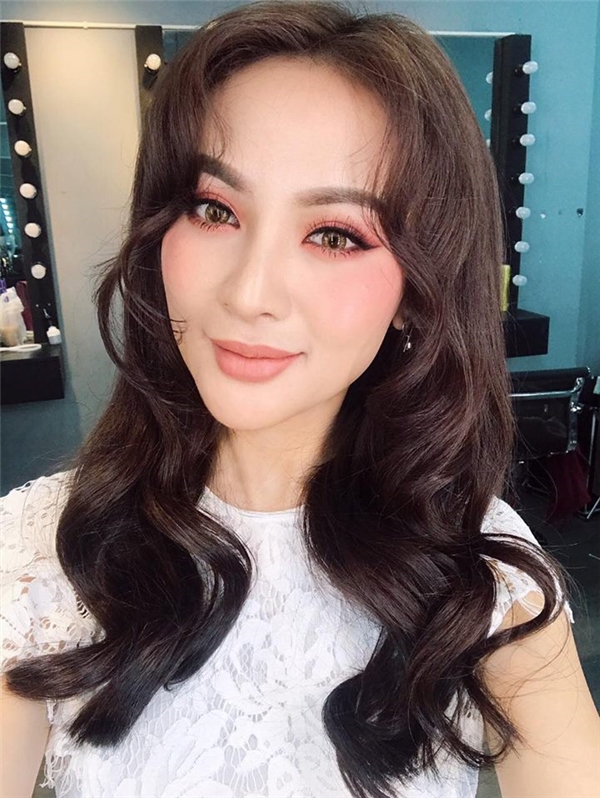 
Kelly Nguyễn