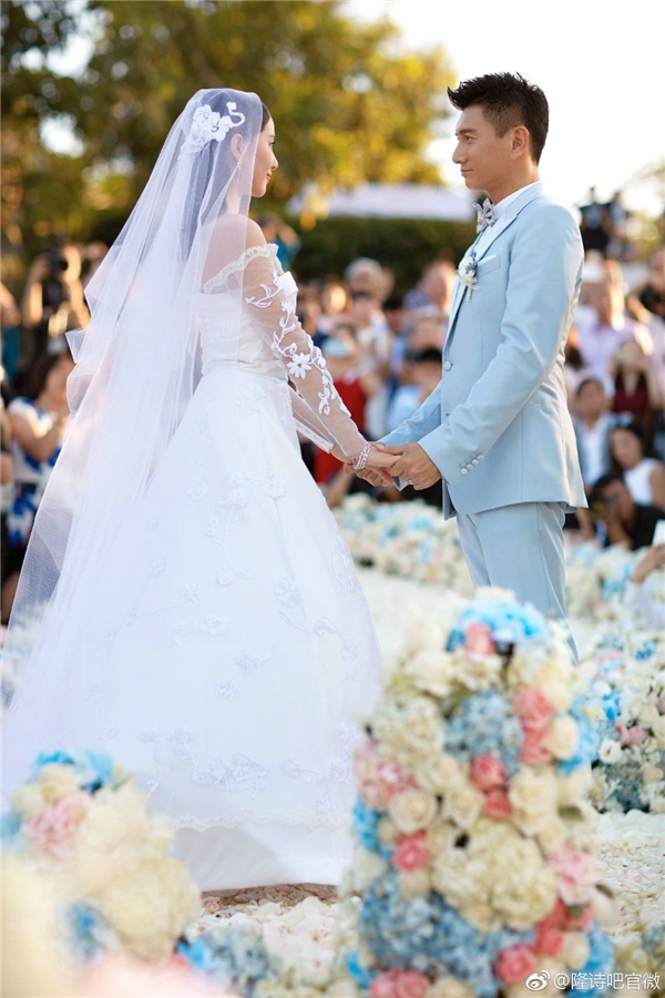 
Vào ngày 20/3 vừa qua chính là kỉ niệm ngày cưới của cặp đôi Ngô Kỳ Long - Lưu Thi Thi.