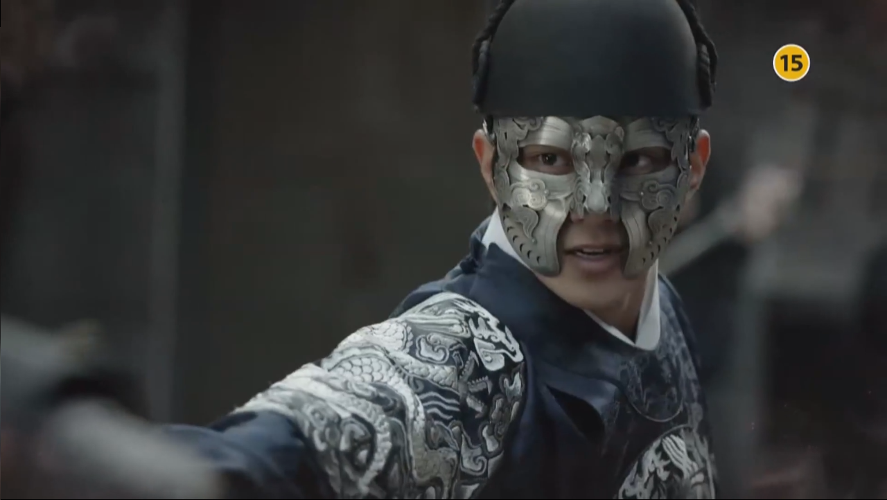 
Dù đeo mặt nạ nhưng Yoo Seung Ho vẫn có thể cho khán giả cảm nhận đường từng biểu cảm trên khuôn mặt mình. (Ảnh: Internet)