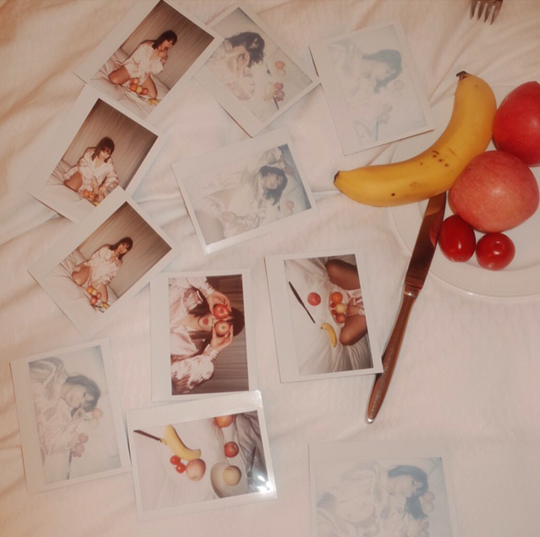 
Những hình ảnh phản cảm mà CL đã đăng lên trang cá nhân của mình.