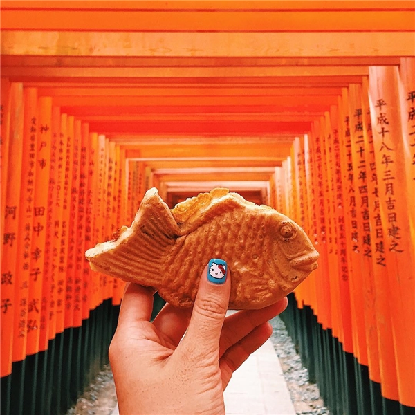 
Bánh cá Taiyaki tại khu đền nổi tiếng Fushimi Inari, Nhật Bản. 