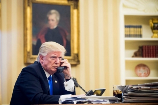
Ông Trump thường dùng điện thoại bàn của Nhà Trắng để liên lạc.