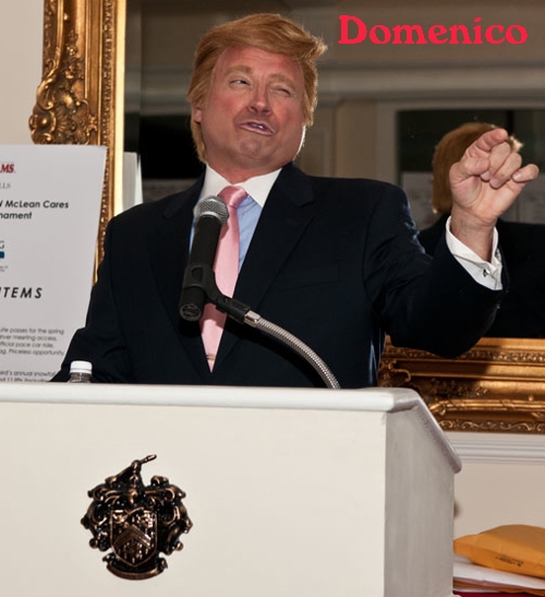 
Tổng thống Mỹ Donald Trump và người đóng giả ông John Di Domenico. (Ảnh: Internet)
Biểu cảm rất "Tổng thống" của John Di Domenico (Ảnh: Internet)