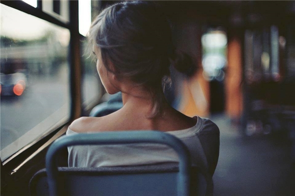 Đoán tính cách và thói quen yêu qua chữ cái đầu tiên của tên bạn