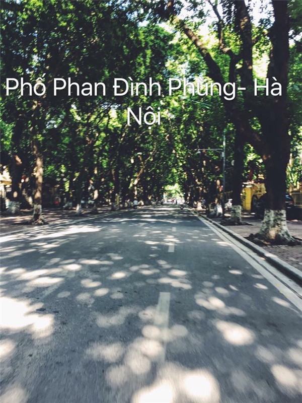 
Và đây là khung cảnh con đường Phan Đình Phùng - Hà Nội vào dịp nghỉ lễ này. Nhìn vậy mới thấy yêu Hà Nội biết dường nào!
