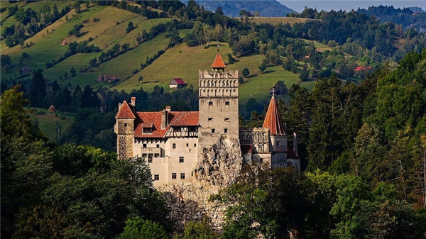 
Toà lâu đài có giá lên tới 150 triệu USD (khoảng 3409 tỉ VND).