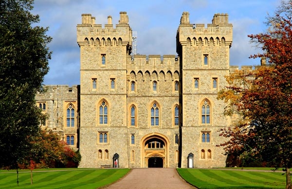 
 Lâu đài Hogwarts là nơi hãng Warner Bros xây dựng đa số các công trình phục vụ cho các cảnh quay trong 7 phần của bộ phim Harry Potter.