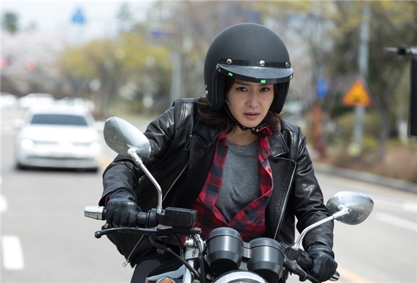 
Jo Soo Ji (Lee Si Young) từng là một vận động viên bắn súng Olympic và là cựu cảnh sát tại Cục phòng chống tội phạm. Hiện tại, cô là thành viên của một đội canh gác dân thường. 