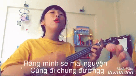 
Không những lời hát mà biểu cảm của Trang Hý cũng khiến người xem phải "phì cười".