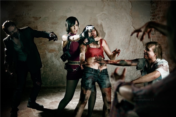 
Đạo diễn kiêm diễn viên chính của Thâm Sơn Hành lấy Resident Evil ra làm dẫn chứng cho việc trùng lặp chi tiết trong các tác phẩm lấy đề tài xác sống.