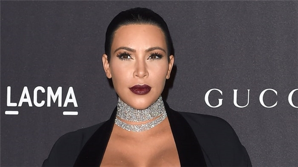 
Cô diễn viên Kim Kardashian cũng đã từng cố gắng không cười để tránh các nếp nhăn.