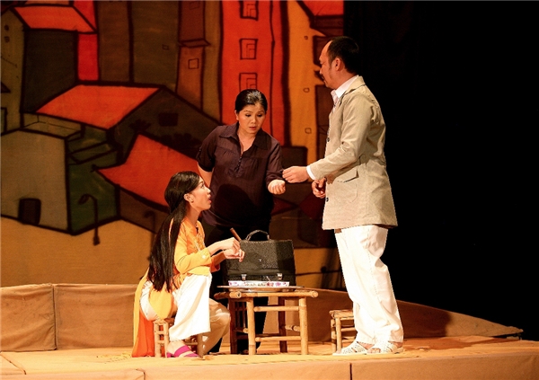 Vừa trở lại sân khấu kịch, Thu Trang khiến khán giả khóc hết nước mắt - Tin sao Viet - Tin tuc sao Viet - Scandal sao Viet - Tin tuc cua Sao - Tin cua Sao