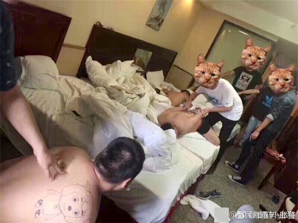 
Hình ảnh vây bắt tội phạm gây bão mạng xã hội Trung Quốc những ngày qua.
