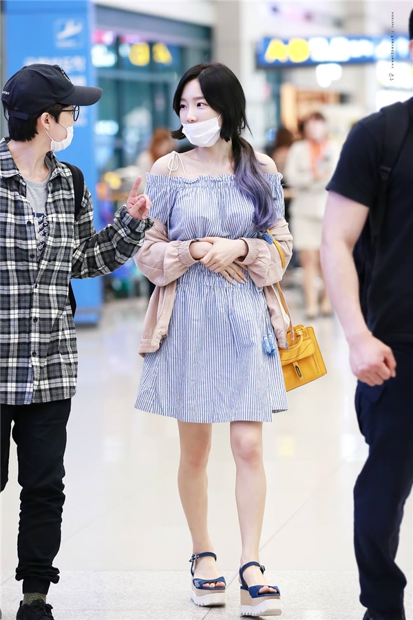 
Hình ảnh của Taeyeon tại sân bay Incheon trở về từ Bangkok.