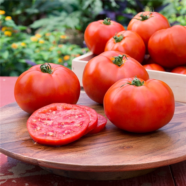 
Trong 100g cà chua chứa khoảng 0,2g chất béo và 20 Kcal nên nó cũng rất tốt cho giảm cân.