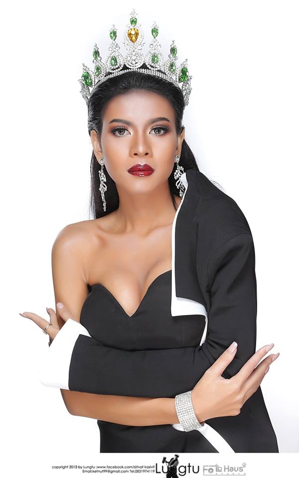
Rattana sẽ là người đại diện cho tỉnh cô tham gia vào Miss Grand Thailand 2017 sẽ được tổ chức ngày 18/7 sắp tới. Sự ra đi của cô quả thực là một mất mát quá lớn.