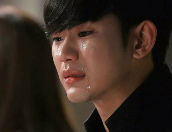 Đóng vai trò quan trọng trong bộ phim, diễn viên Hàn này đã đem đến một cảnh khóc chân thật, đẫm nước mắt nhưng không kém phần tình cảm và tinh tế. Bằng kỹ năng diễn xuất tuyệt vời và tiếng khóc lên đầy xúc động, cô ấy đã khiến người xem không thể nào quên được những hình ảnh đó.