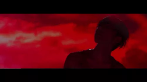 G-Dragon mới tung MV, fan đã có cả album ảnh chế dìm tới bến