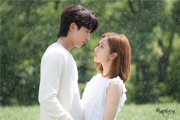 
Hình ảnh lãng mạn của Nam Joo Hyuk - Shin Se Kyung