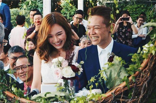 Koh Ming Hao - Daphnie Chong chính thức về chung một nhà sau 18 năm yêu nhau.