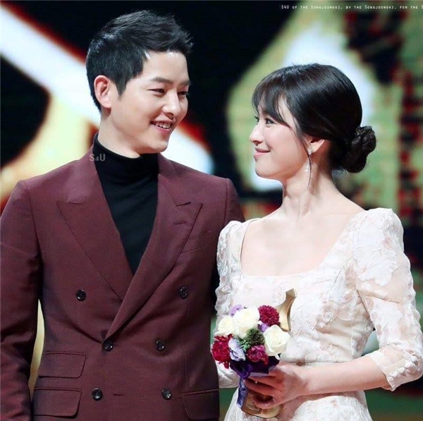 Rộ tin Song Joong Ki và Song Hye Kyo bí mật hẹn hò tại Bali